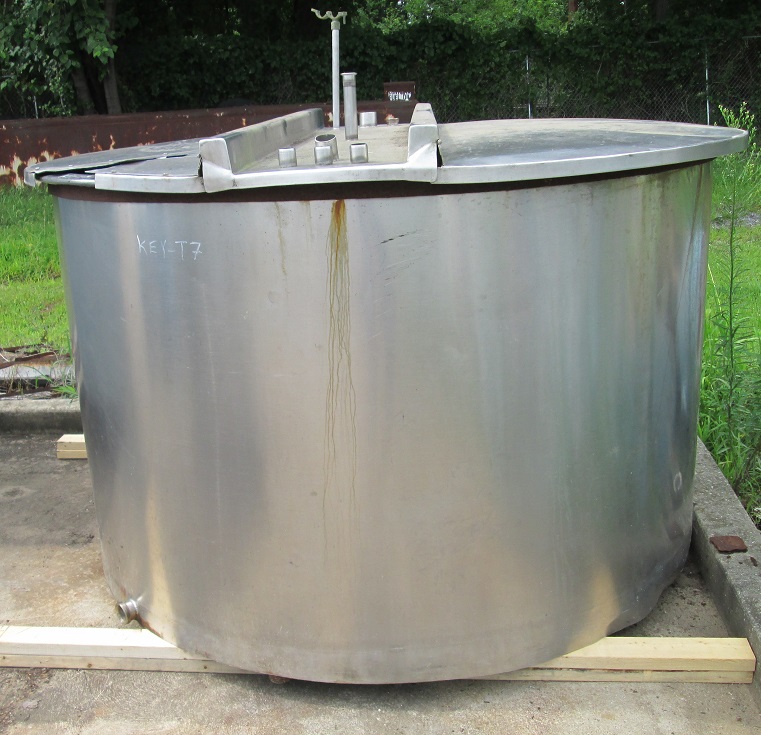 875 gallon stainless steel tank with (4) side baffles.  75
